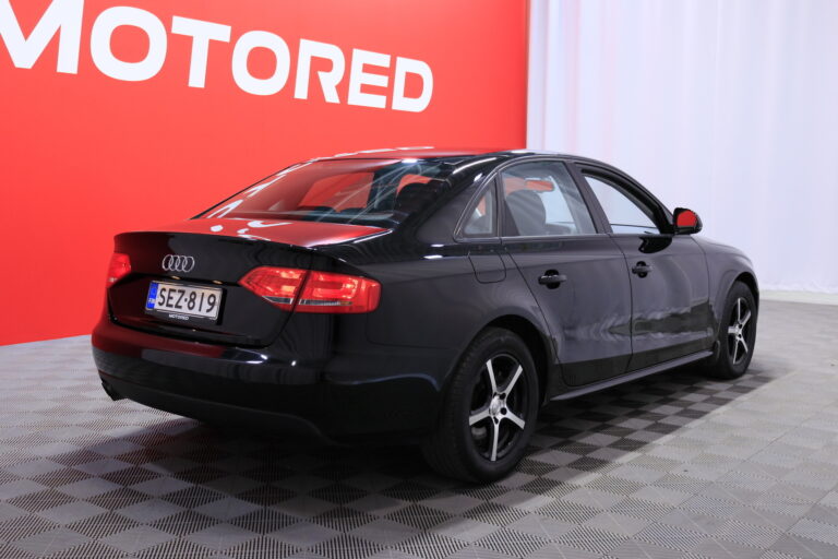 Audi - A4 - Sedan 2,0 TFSI 155 kW multitronic Business - Sedan