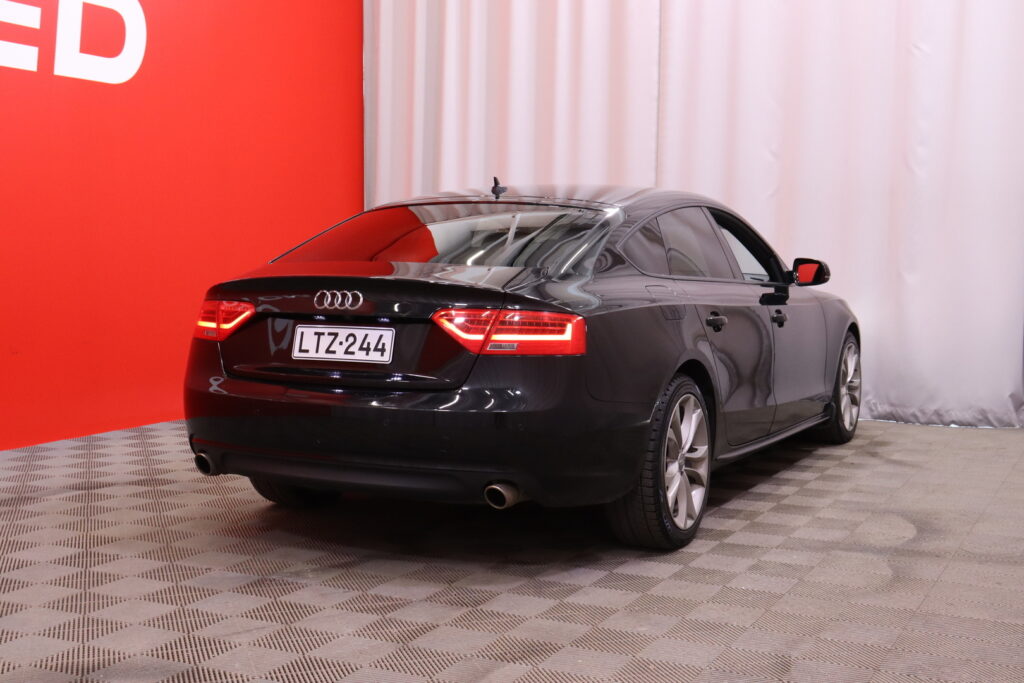 Audi - A5 - Sportback Black Edition 3,0 V6 TDI DPF 180 kW quattro S tronic-autom. // ACC / Nahka-Alcantra / Navi / P. Kamera / Webasto Audi - A5 - Sportback Black Edition 3,0 V6 TDI DPF 180 kW quattro S tronic-autom. // ACC / Nahka-Alcantra / Navi / P. Kamera / Webasto - Viistoperä