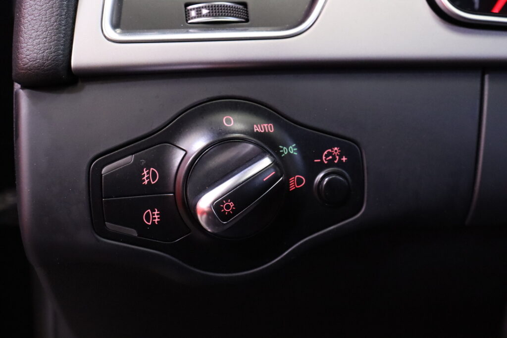 Audi - A5 - Sportback Black Edition 3,0 V6 TDI DPF 180 kW quattro S tronic-autom. // ACC / Nahka-Alcantra / Navi / P. Kamera / Webasto Audi - A5 - Sportback Black Edition 3,0 V6 TDI DPF 180 kW quattro S tronic-autom. // ACC / Nahka-Alcantra / Navi / P. Kamera / Webasto - Viistoperä