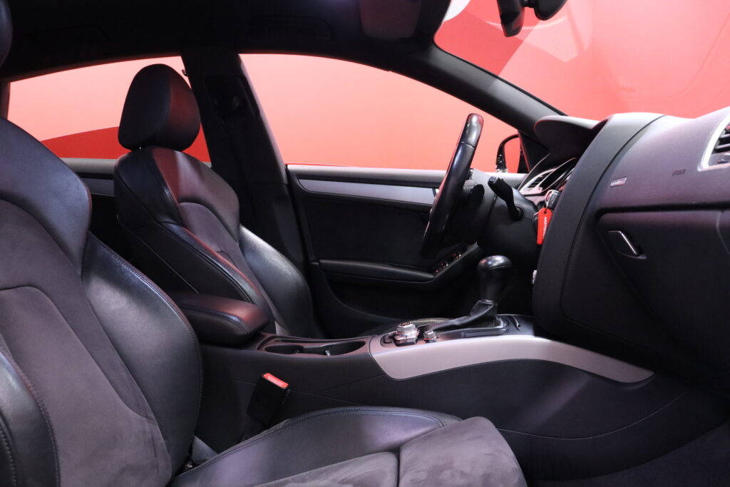 Audi - A5 - Sportback Black Edition 3,0 V6 TDI DPF 180 kW quattro S tronic-autom. // ACC / Nahka-Alcantra / Navi / P. Kamera / Webasto Audi - A5 - Sportback Black Edition 3,0 V6 TDI DPF 180 kW quattro S tronic-autom. // ACC / Nahka-Alcantra / Navi / P. Kamera / Webasto - Viistoperä