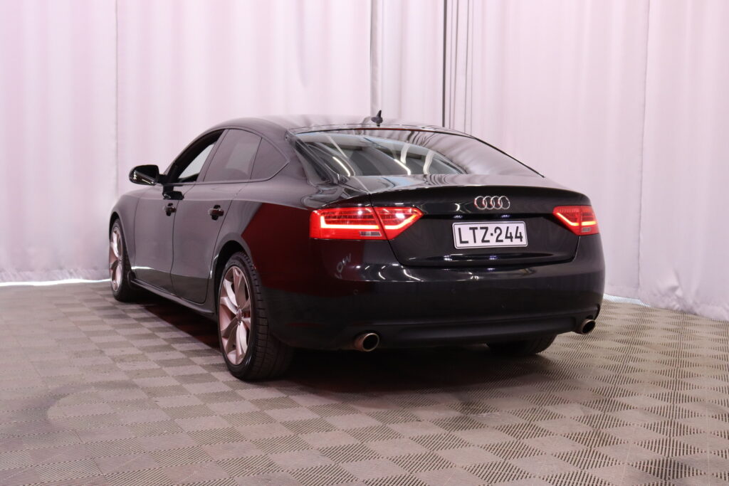 Audi - A5 - Sportback Black Edition 3,0 V6 TDI DPF 180 kW quattro S tronic-autom. // ACC / Nahka-Alcantra / Navi / P. Kamera / Webasto Audi - A5 - Sportback Black Edition 3,0 V6 TDI DPF 180 kW quattro S tronic-autom. // ACC / Nahka-Alcantra / Navi / P. Kamera / Webasto - Viistoperä