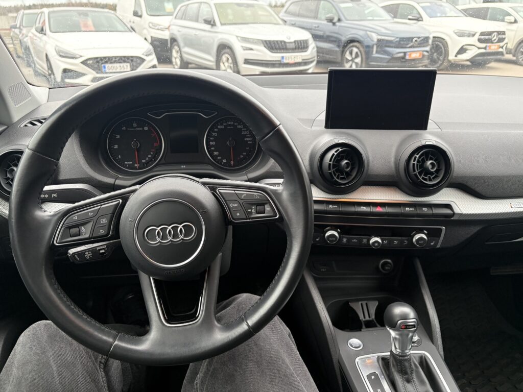 Audi - Q2 - Business 1,0 TFSI 85 kW S tronic ultra // Lohko / Parkkitutkat / LED / ACC // Audi - Q2 - Business 1,0 TFSI 85 kW S tronic ultra // Lohko / Parkkitutkat / LED / ACC // - Maastoauto