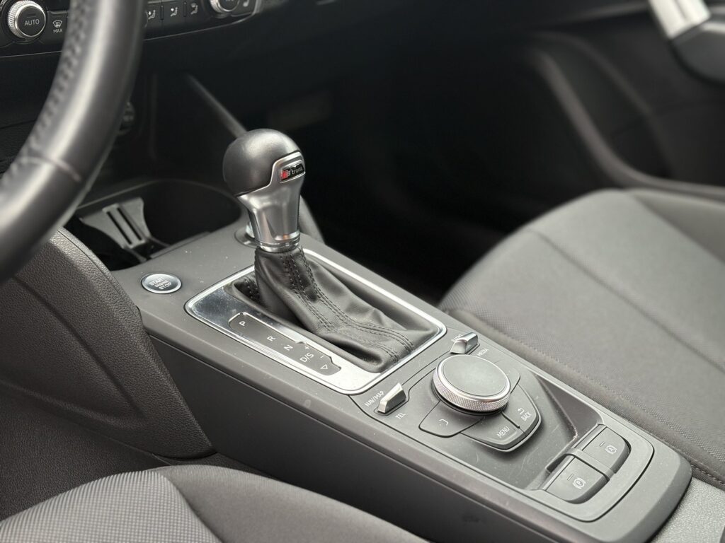 Audi - Q2 - Business 1,0 TFSI 85 kW S tronic ultra // Lohko / Parkkitutkat / LED / ACC // Audi - Q2 - Business 1,0 TFSI 85 kW S tronic ultra // Lohko / Parkkitutkat / LED / ACC // - Maastoauto