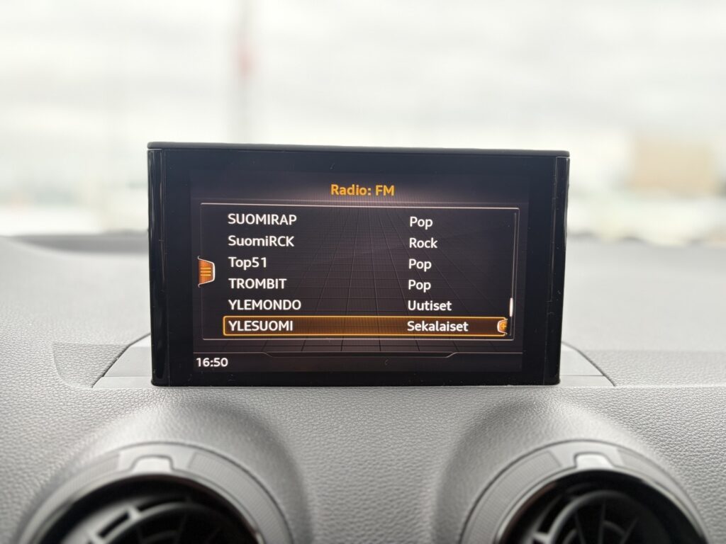 Audi - Q2 - Business 1,0 TFSI 85 kW S tronic ultra // Lohko / Parkkitutkat / LED / ACC // Audi - Q2 - Business 1,0 TFSI 85 kW S tronic ultra // Lohko / Parkkitutkat / LED / ACC // - Maastoauto