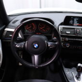 BMW - 120 - F20 Hatchback 120d A xDrive Edition M Sport // 1.om Suomi-auto / Merkkihuollot / LED / Navi / Lämmitettävä ratti / Alcantara sisusta / - Viistoperä