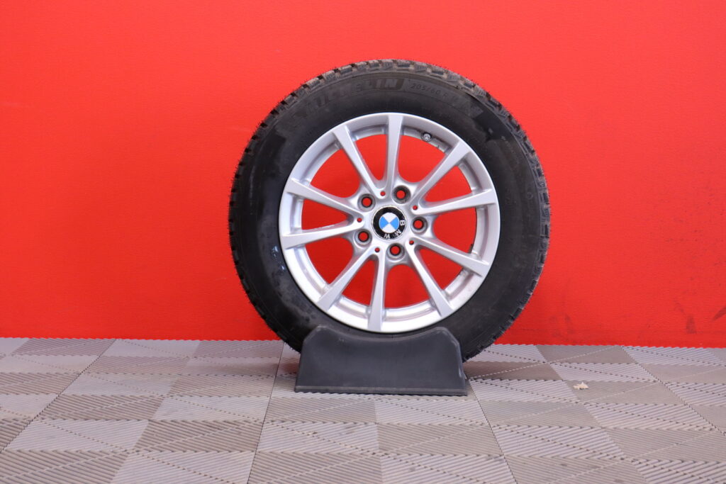 tuotekuva-BMW-120-NKL-555-2026-03-27-115505-25 tuotekuva-BMW-120-NKL-555-2026-03-27-115505-25