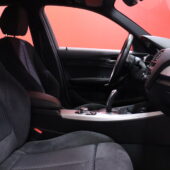 BMW - 120 - F20 Hatchback 120d A xDrive Edition M Sport // 1.om Suomi-auto / Merkkihuollot / LED / Navi / Lämmitettävä ratti / Alcantara sisusta / - Viistoperä