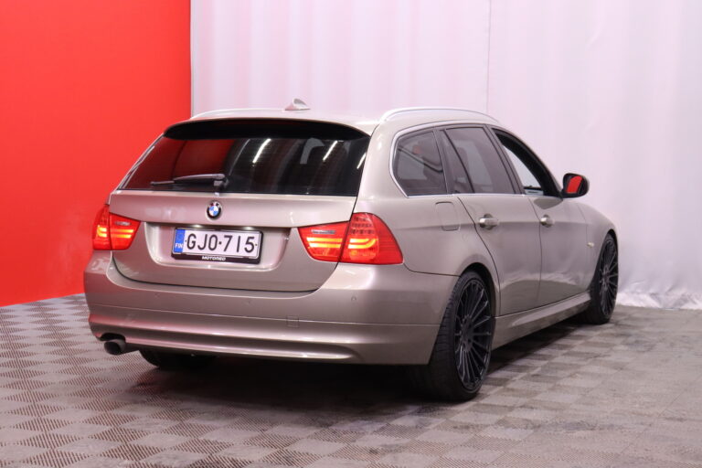 BMW - 318 - E91 Touring Limited Business Edition // Xenon / Ruskea nahkasisusta / Navi / 2x Renkaat / - Farmari