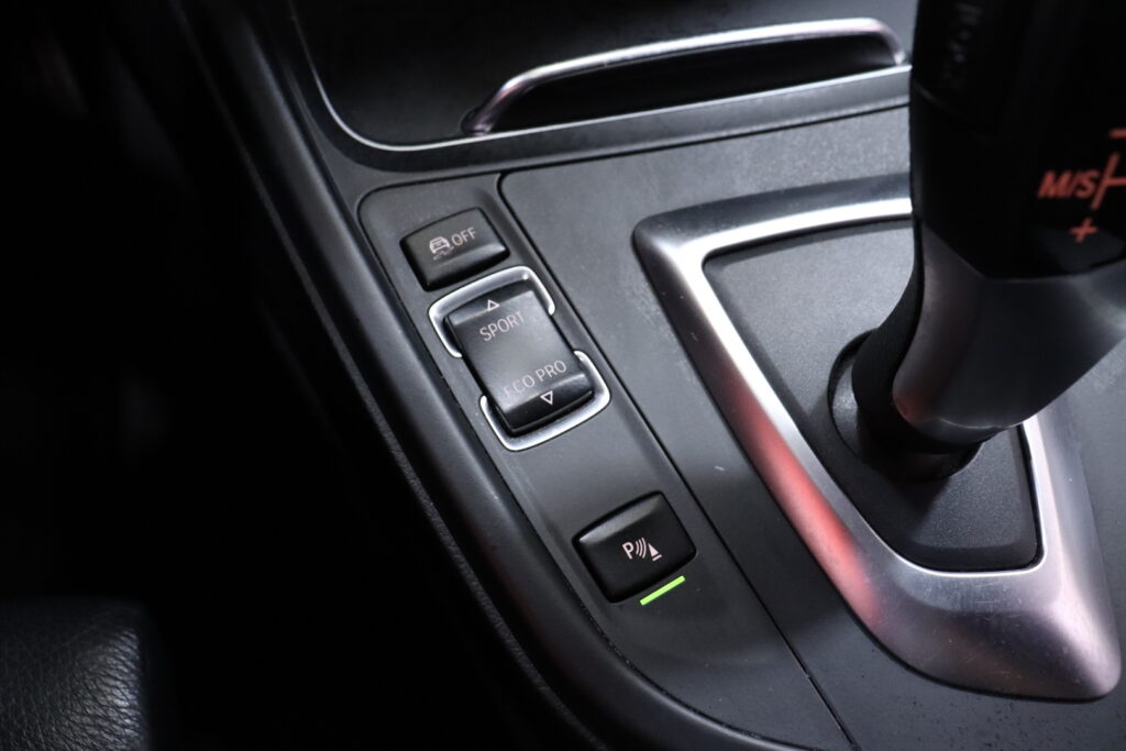 tuotekuva-BMW-320-Gran-Turismo-VZG-744-2026-03-24-160605-20 tuotekuva-BMW-320-Gran-Turismo-VZG-744-2026-03-24-160605-20