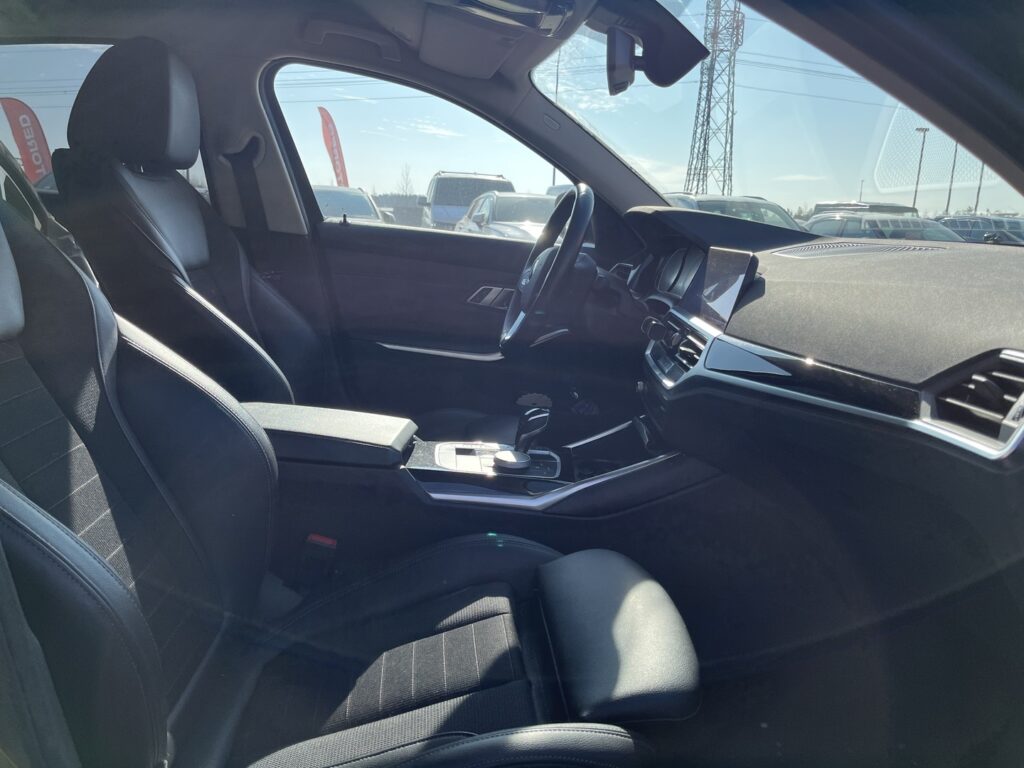 BMW - 320 - G20 Sedan 320d A xDrive Business Sport MHEV BMW - 320 - G20 Sedan 320d A xDrive Business Sport MHEV - Sedan