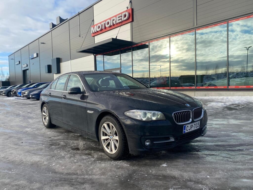 BMW - 520 - F10 Sedan 520d TwinPower Turbo A Limited xDrive Edition Exclusive BMW - 520 - F10 Sedan 520d TwinPower Turbo A Limited xDrive Edition Exclusive - Sedan