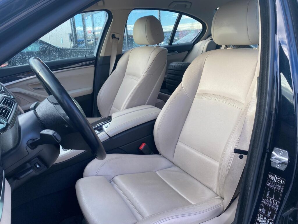 BMW - 520 - F10 Sedan 520d TwinPower Turbo A Limited xDrive Edition Exclusive BMW - 520 - F10 Sedan 520d TwinPower Turbo A Limited xDrive Edition Exclusive - Sedan