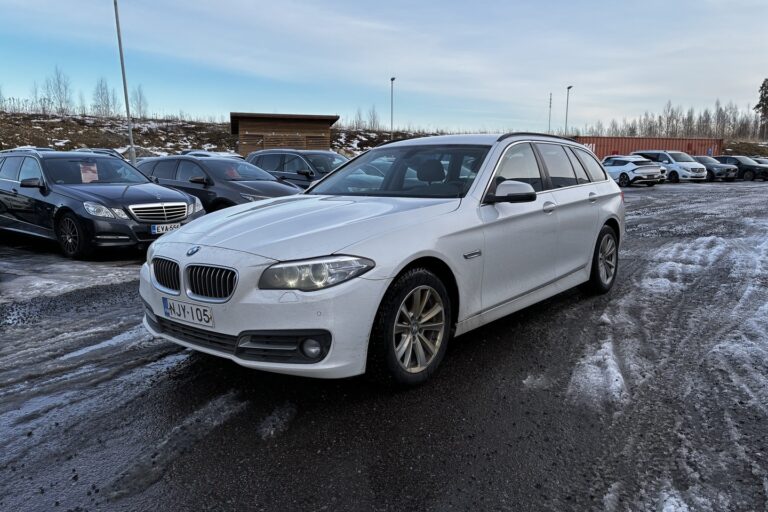 BMW - 520 - F11 Touring 520d TwinPower Turbo A xDrive Business Exclusive Edition - Farmari