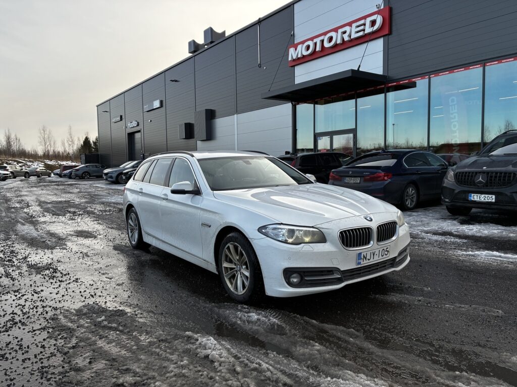 BMW - 520 - F11 Touring 520d TwinPower Turbo A xDrive Business Exclusive Edition - Farmari