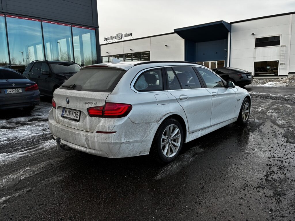 BMW - 520 - F11 Touring 520d TwinPower Turbo A xDrive Business Exclusive Edition BMW - 520 - F11 Touring 520d TwinPower Turbo A xDrive Business Exclusive Edition - Farmari