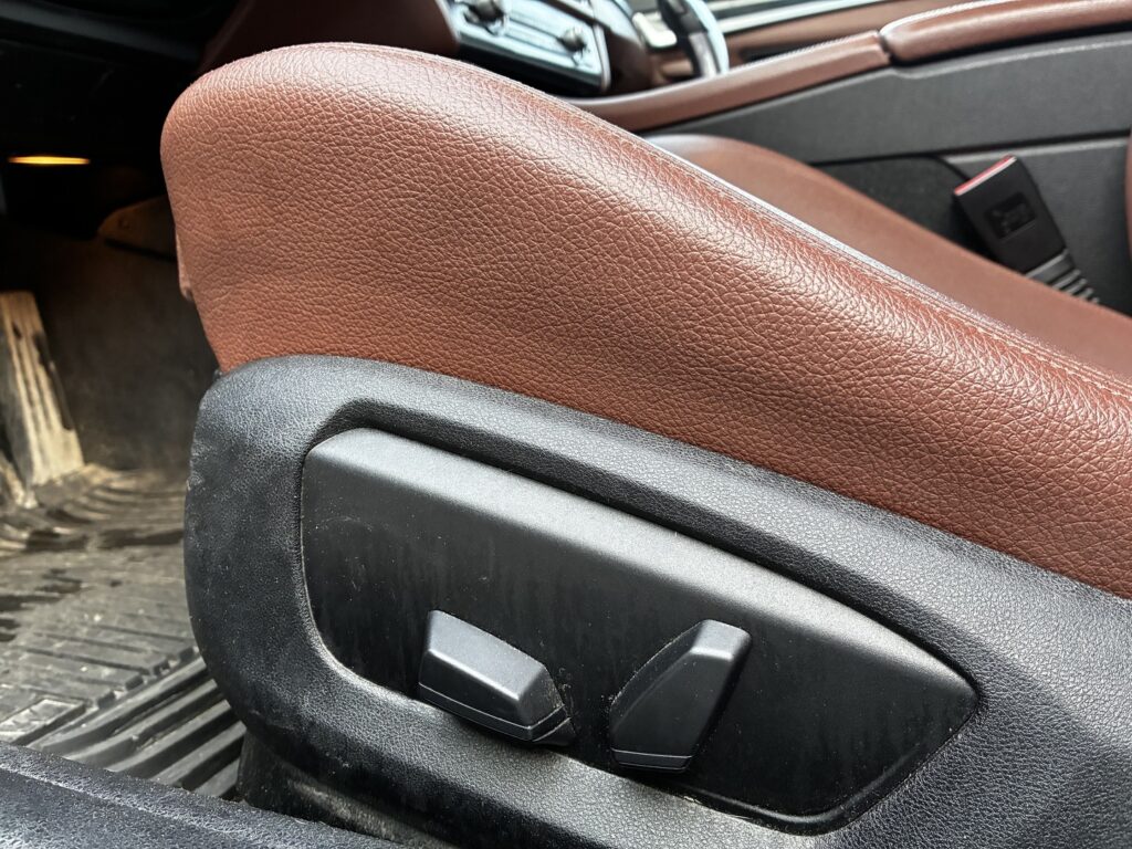 BMW - 520 - F11 Touring 520d TwinPower Turbo A xDrive Business Exclusive Edition BMW - 520 - F11 Touring 520d TwinPower Turbo A xDrive Business Exclusive Edition - Farmari