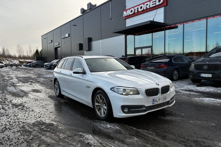BMW - 520 - F11 Touring 520d TwinPower Turbo A xDrive Business Exclusive Edition - Farmari