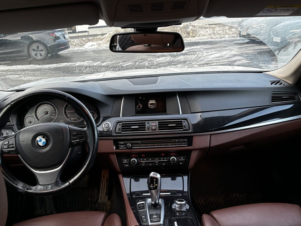 BMW - 520 - F11 Touring 520d TwinPower Turbo A xDrive Business Exclusive Edition BMW - 520 - F11 Touring 520d TwinPower Turbo A xDrive Business Exclusive Edition - Farmari