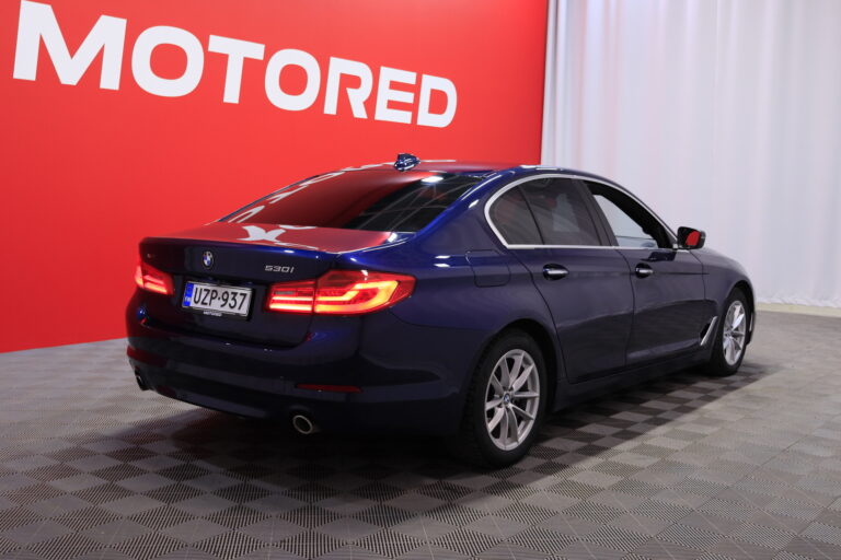 BMW - 530 - G30 Sedan 530i A xDrive Business Comfort - Sedan