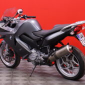 BMW - F - 800 ST // Akrapovic / Suomi-pyörä / Kuin uusi // - Moottoripyörä