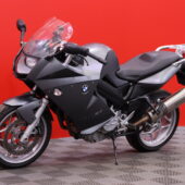 BMW - F - 800 ST // Akrapovic / Suomi-pyörä / Kuin uusi // - Moottoripyörä