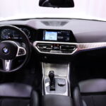 BMW - M340i - G20 Sedan M340i A xDrive // Laser / ACC / HUD / DAP / Adapt. M Alusta / M Sport Differential / Kamera / Hifi / Comfort access / - Sedan