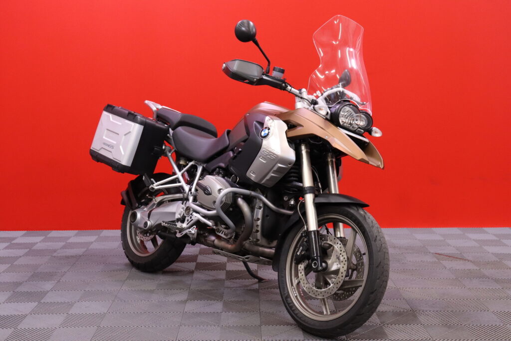 BMW - R - 1200 GS // Myydään huutokaupat.com /Huoltokirja / Sivulaukut / ESA / ABS / Teipattu // BMW - R - 1200 GS // Myydään huutokaupat.com /Huoltokirja / Sivulaukut / ESA / ABS / Teipattu // - Moottoripyörä