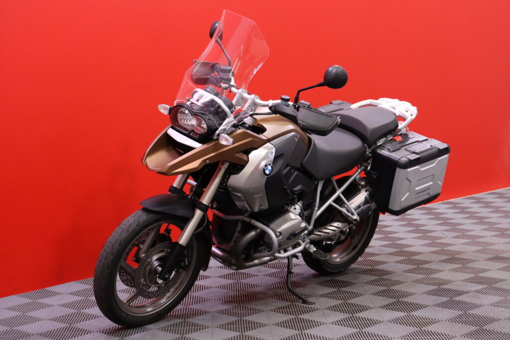 BMW - R - 1200 GS // Myydään huutokaupat.com /Huoltokirja / Sivulaukut / ESA / ABS / Teipattu // BMW - R - 1200 GS // Myydään huutokaupat.com /Huoltokirja / Sivulaukut / ESA / ABS / Teipattu // - Moottoripyörä