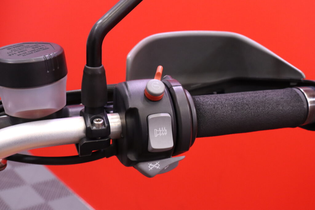 BMW - R - 1200 GS // Myydään huutokaupat.com /Huoltokirja / Sivulaukut / ESA / ABS / Teipattu // BMW - R - 1200 GS // Myydään huutokaupat.com /Huoltokirja / Sivulaukut / ESA / ABS / Teipattu // - Moottoripyörä