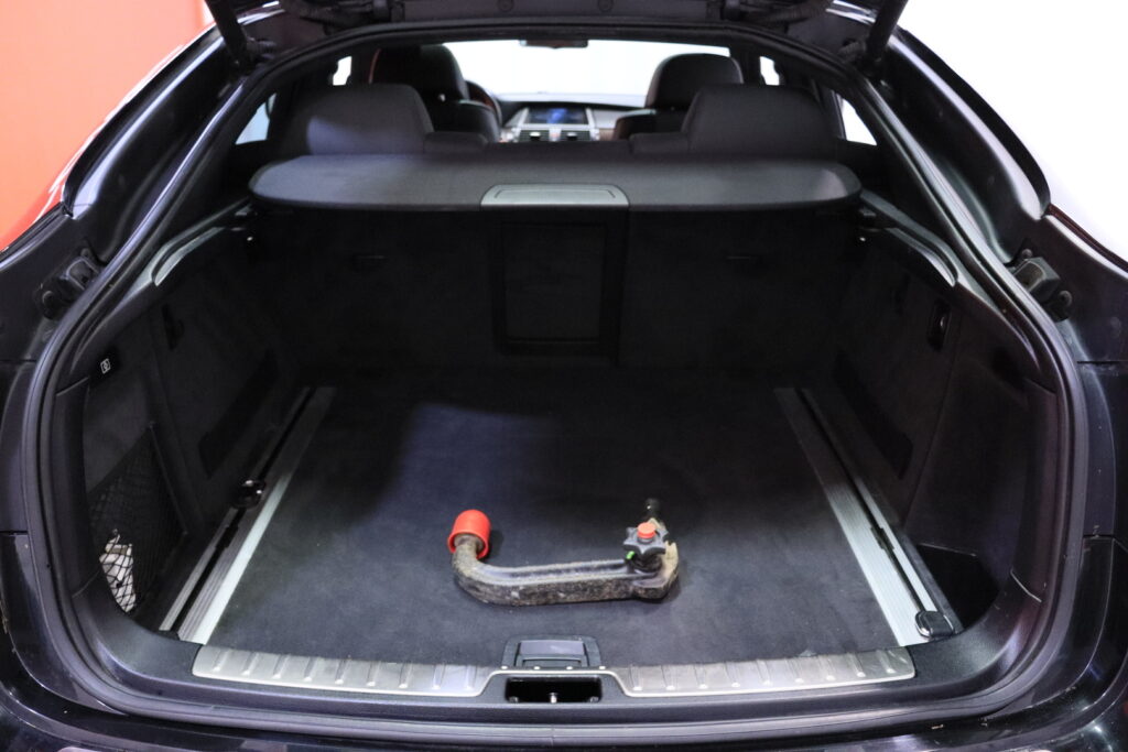 tuotekuva-BMW-X6-YVM-315-2026-03-25-150022-32 tuotekuva-BMW-X6-YVM-315-2026-03-25-150022-32