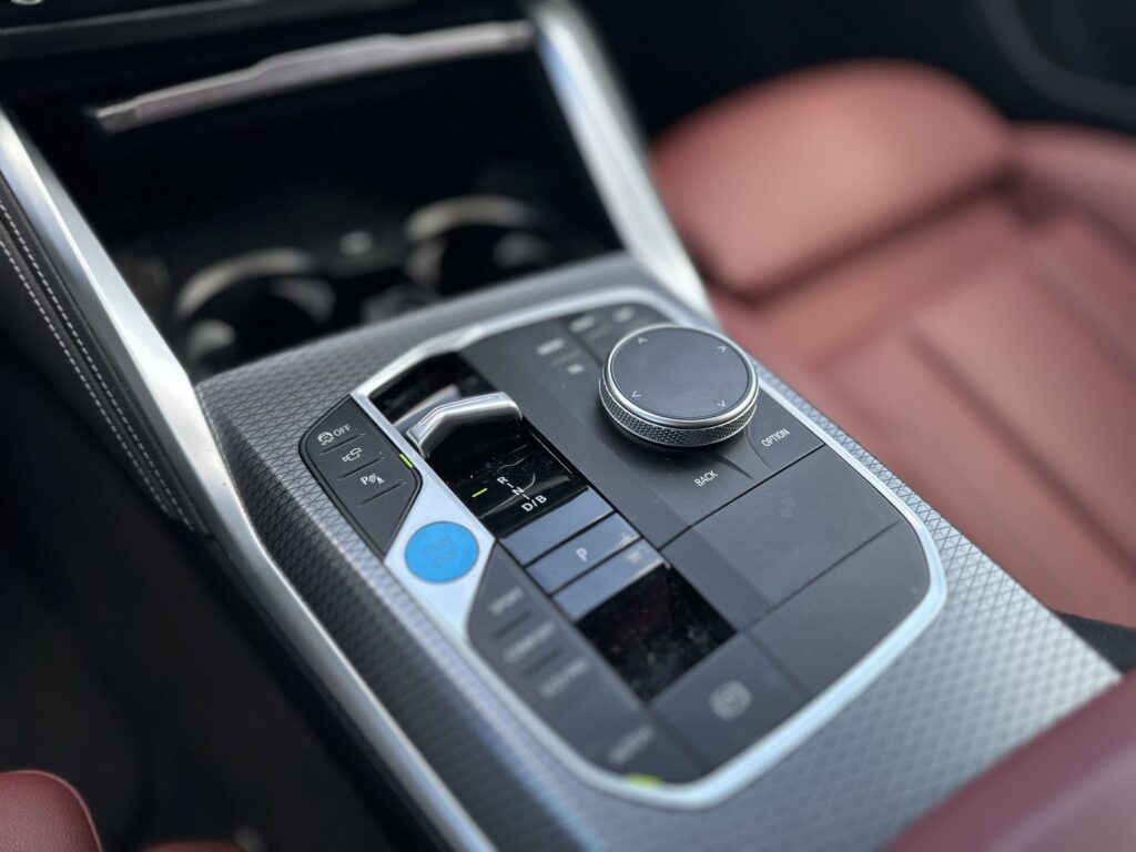 BMW - i4 - eDrive40 / ACC / H&K / 360 / Comfort Access // Adapt M sport alusta // Ambient Valopaketti // BMW - i4 - eDrive40 / ACC / H&K / 360 / Comfort Access // Adapt M sport alusta // Ambient Valopaketti // - Sedan