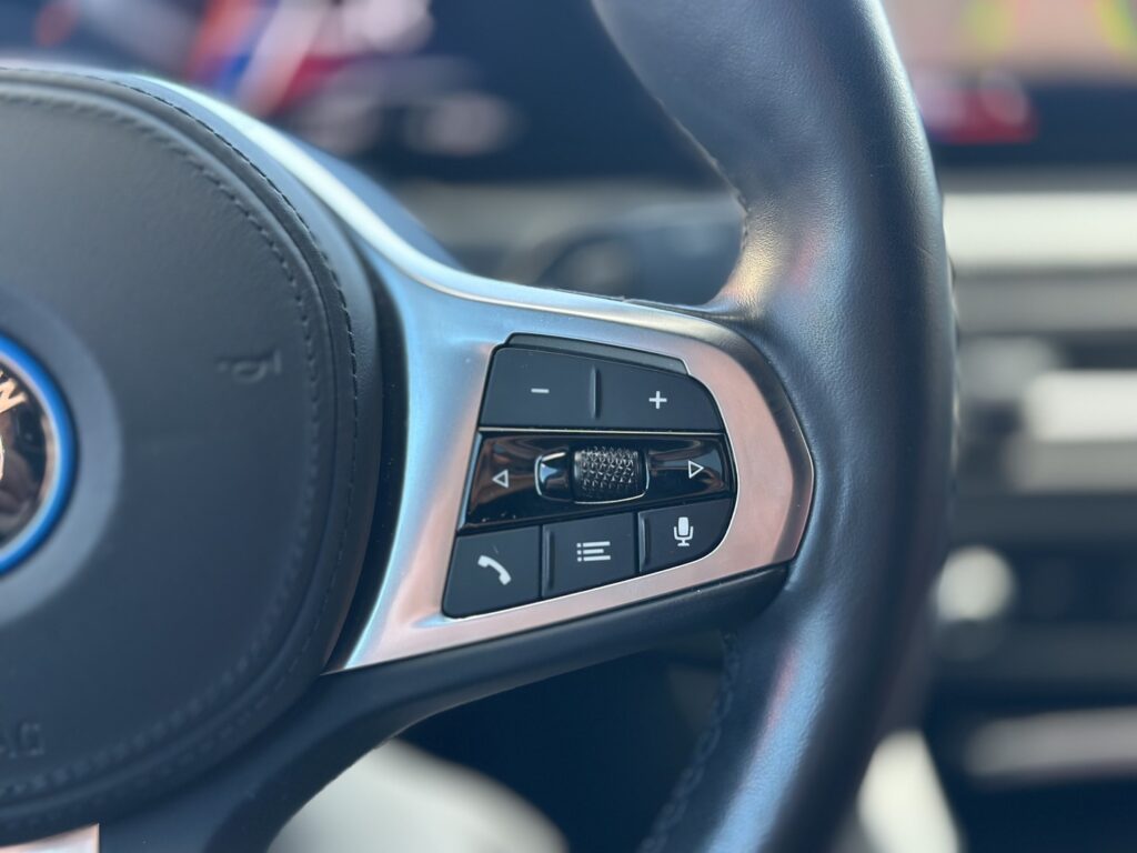 BMW - i4 - eDrive40 / ACC / H&K / 360 / Comfort Access // Adapt M sport alusta // Ambient Valopaketti // BMW - i4 - eDrive40 / ACC / H&K / 360 / Comfort Access // Adapt M sport alusta // Ambient Valopaketti // - Sedan