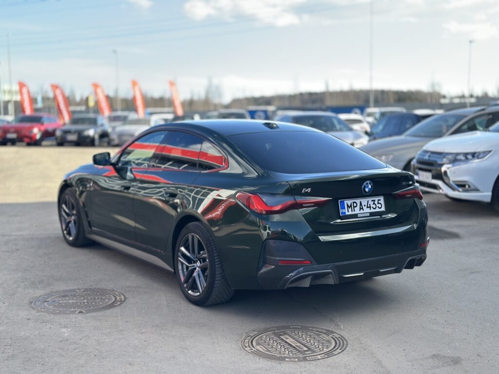 BMW - i4 - eDrive40 / ACC / H&K / 360 / Comfort Access // Adapt M sport alusta // Ambient Valopaketti // BMW - i4 - eDrive40 / ACC / H&K / 360 / Comfort Access // Adapt M sport alusta // Ambient Valopaketti // - Sedan