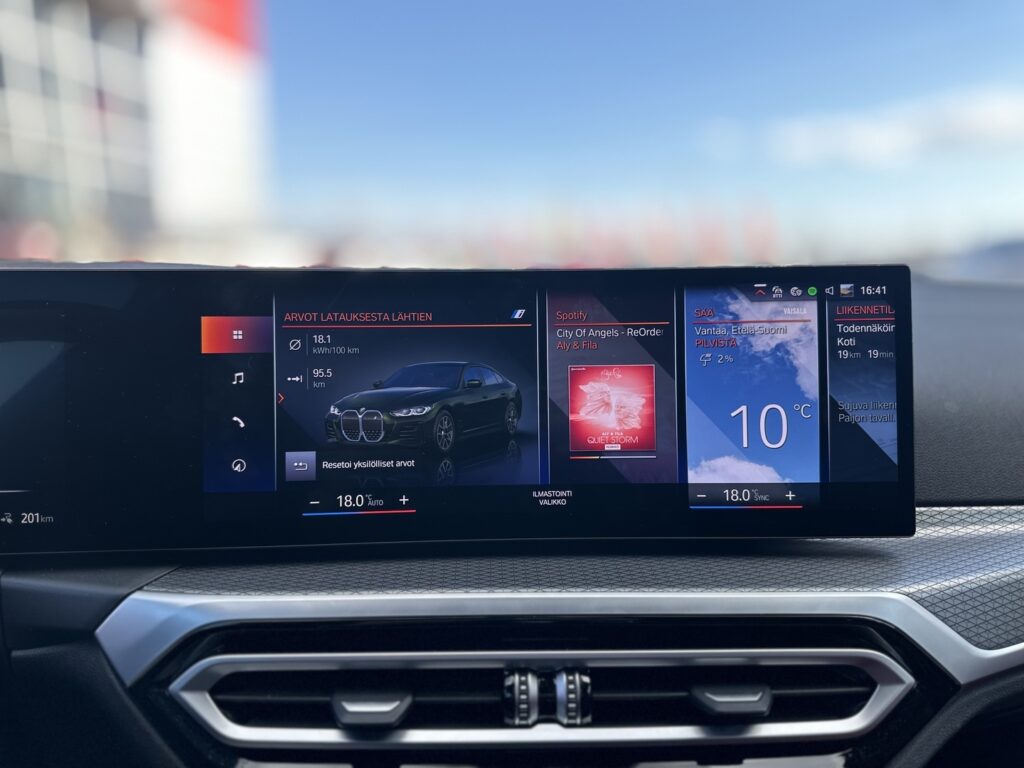 BMW - i4 - eDrive40 / ACC / H&K / 360 / Comfort Access // Adapt M sport alusta // Ambient Valopaketti // BMW - i4 - eDrive40 / ACC / H&K / 360 / Comfort Access // Adapt M sport alusta // Ambient Valopaketti // - Sedan