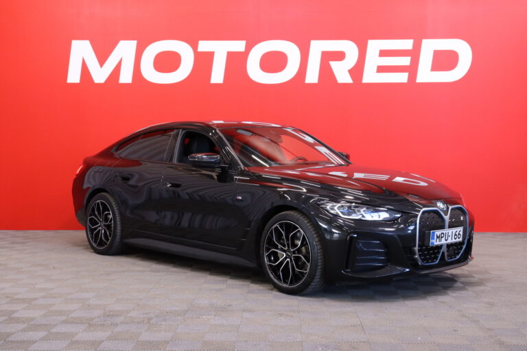 BMW - i4 - eDrive40 Fully Charged M Sport // Laser / HUD / Vetokoukku / ACC / Muistipenkki / Nahkasisusta / Kamera / Comfort access / - Sedan