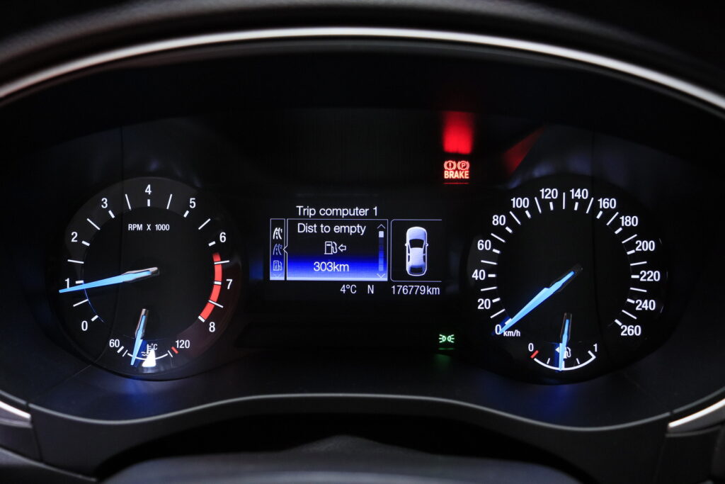 tuotekuva-Ford-Mondeo-ENV-457-2026-03-09-154505-16 tuotekuva-Ford-Mondeo-ENV-457-2026-03-09-154505-16