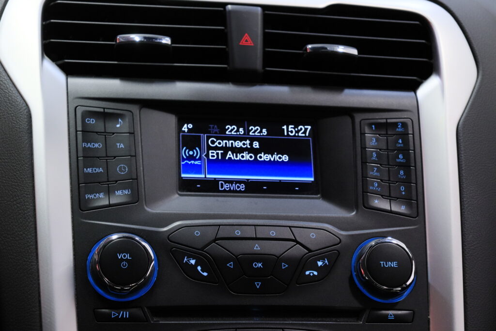 tuotekuva-Ford-Mondeo-ENV-457-2026-03-09-154505-17 tuotekuva-Ford-Mondeo-ENV-457-2026-03-09-154505-17