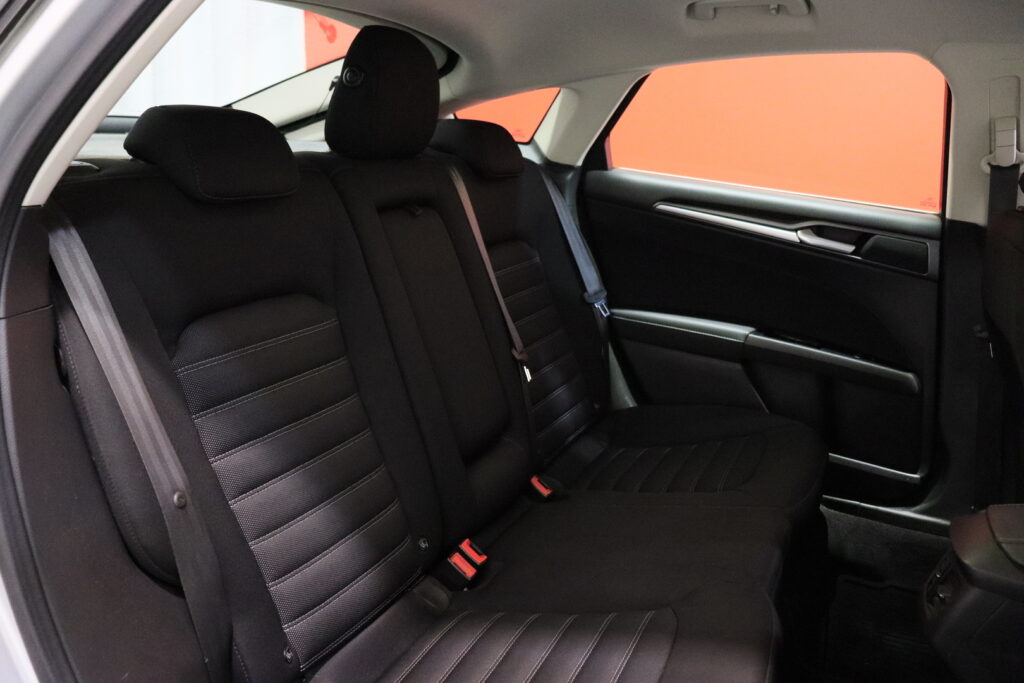 tuotekuva-Ford-Mondeo-ENV-457-2026-03-09-154505-20 tuotekuva-Ford-Mondeo-ENV-457-2026-03-09-154505-20