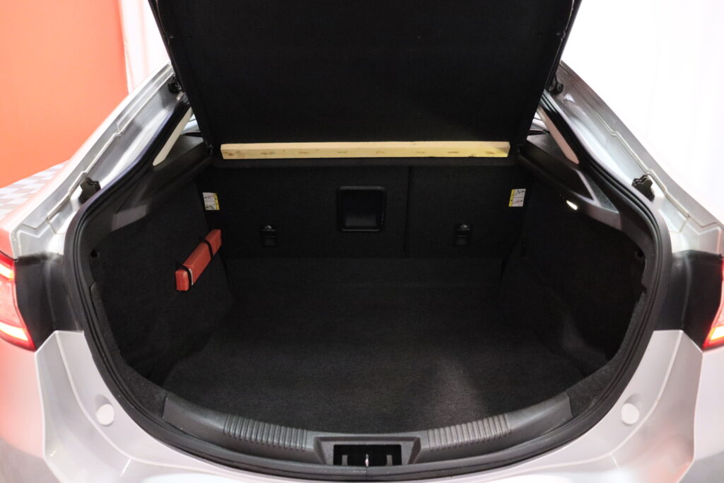 tuotekuva-Ford-Mondeo-ENV-457-2026-03-09-154505-21 tuotekuva-Ford-Mondeo-ENV-457-2026-03-09-154505-21