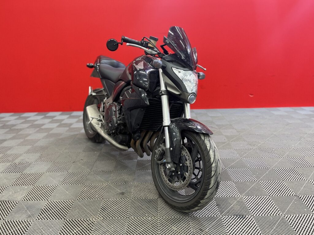 Honda - CB - 1000R // Juuri Saapunut! / Suomi-pyörä / Huoltokirja / Tangonpääpeilit // - Moottoripyörä