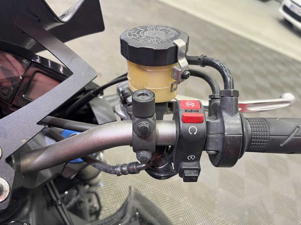 Honda - CB - 1000R // Juuri Saapunut! / Suomi-pyörä / Huoltokirja / Tangonpääpeilit // Honda - CB - 1000R // Juuri Saapunut! / Suomi-pyörä / Huoltokirja / Tangonpääpeilit // - Moottoripyörä