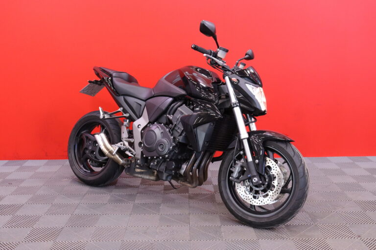 Honda - CB - 1000R // Huoltokirja / IXIL / Suomi-pyörä // - Moottoripyörä