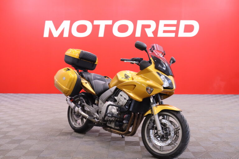 Honda - CBF - 1000 S // Suomi-pyörä / Black Widow Sliparit / 3x Laukut // - Moottoripyörä