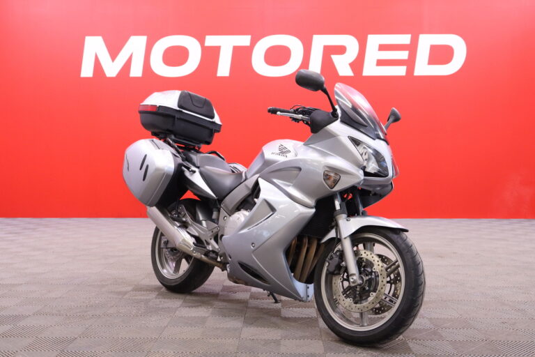 Honda - CBF - 1000 S // Suomi-pyörä / Huoltokirja / 3x Laukut // - Moottoripyörä