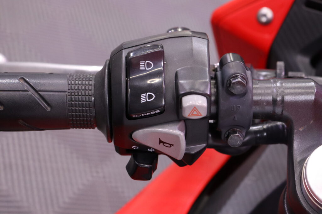 Honda - CBR - 650 R // (F-Malli) / Termignoni Slipari! / Huoltokirja / Siisti! / ABS // Honda - CBR - 650 R // (F-Malli) / Termignoni Slipari! / Huoltokirja / Siisti! / ABS // - Moottoripyörä