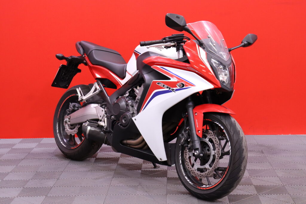 Honda - CBR - 650 R // (F-Malli) / Termignoni Slipari! / Huoltokirja / Siisti! / ABS // Honda - CBR - 650 R // (F-Malli) / Termignoni Slipari! / Huoltokirja / Siisti! / ABS // - Moottoripyörä