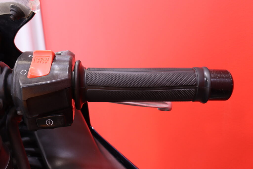 Honda - CBR - 900 RR Fireblade // Akrapovic / Myydään huutokaupat.com! // Honda - CBR - 900 RR Fireblade // Akrapovic / Myydään huutokaupat.com! // - Moottoripyörä