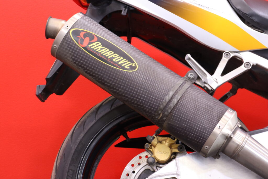 Honda - CBR - 900 RR Fireblade // Akrapovic / Myydään huutokaupat.com! // Honda - CBR - 900 RR Fireblade // Akrapovic / Myydään huutokaupat.com! // - Moottoripyörä