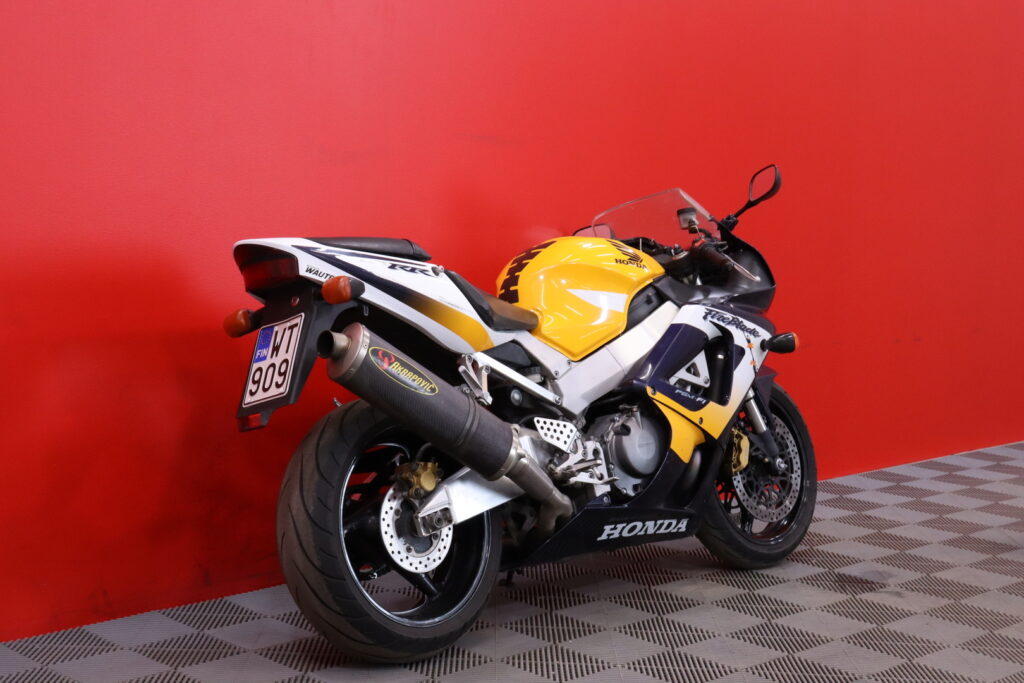 Honda - CBR - 900 RR Fireblade // Akrapovic / Myydään huutokaupat.com! // Honda - CBR - 900 RR Fireblade // Akrapovic / Myydään huutokaupat.com! // - Moottoripyörä