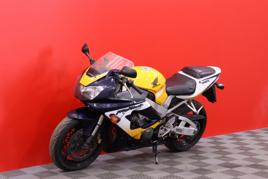 Honda - CBR - 900 RR Fireblade // Akrapovic / Myydään huutokaupat.com! // Honda - CBR - 900 RR Fireblade // Akrapovic / Myydään huutokaupat.com! // - Moottoripyörä